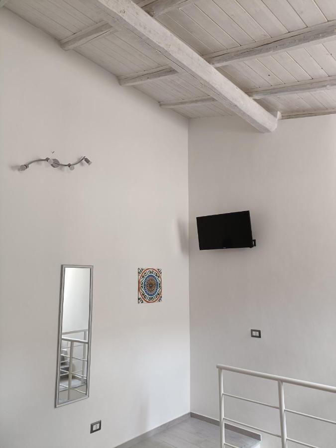 Nel Cuore Di Tutto Aeroporto di Catania Fontana Rossa Esterno foto